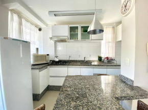 Loft em Bombas - Excelente Localização - 1 dorm 3 pessoas